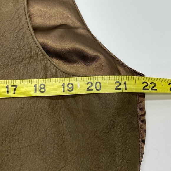 Eddie Bauer Men’s Brown Leather Vest LG Pockets Back Buckle Button Front - Picture 11 of 15